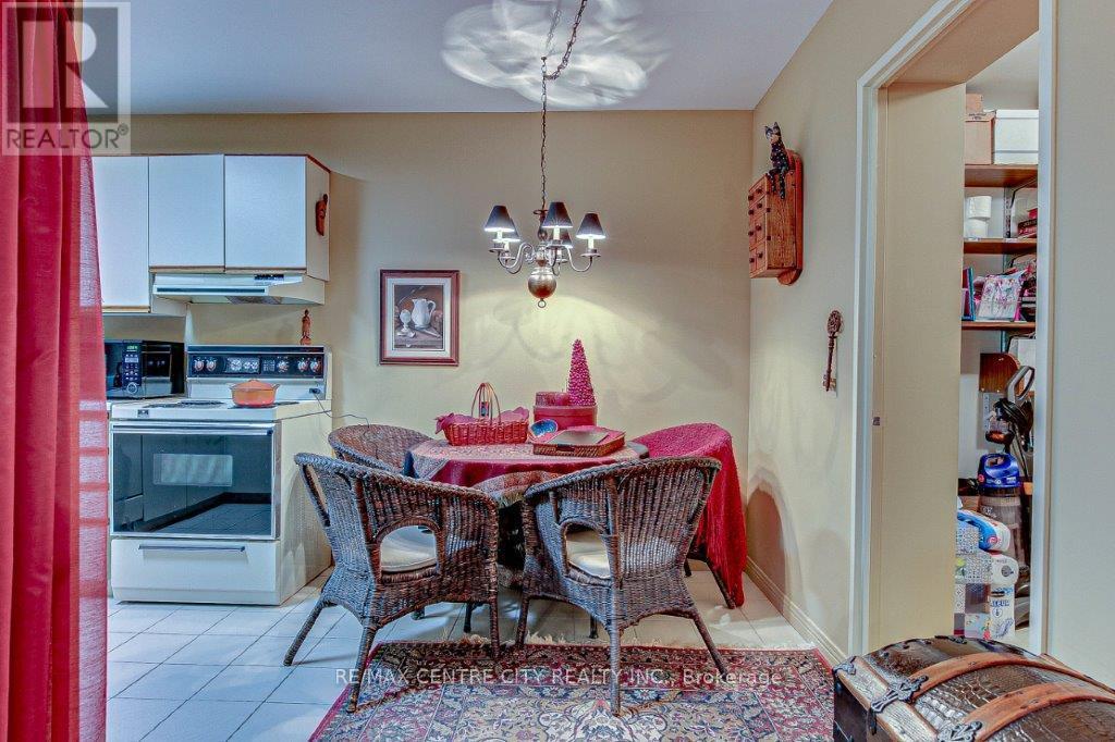 203 - 549 Ridout Street N, London East (East F), ON - Indoor Photo Showing Other Room