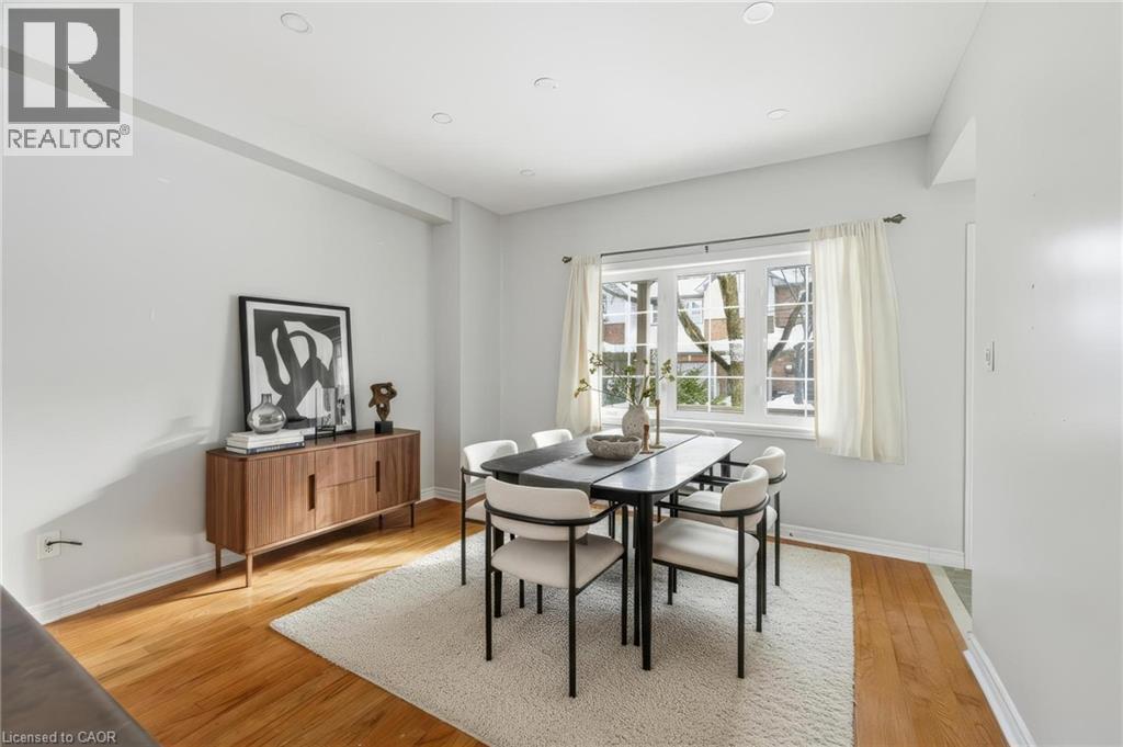 Virtually/digitally staged dining area. - 100 Beddoe Drive Unit# 25, Hamilton, ON - Indoor Photo Showing Other Room