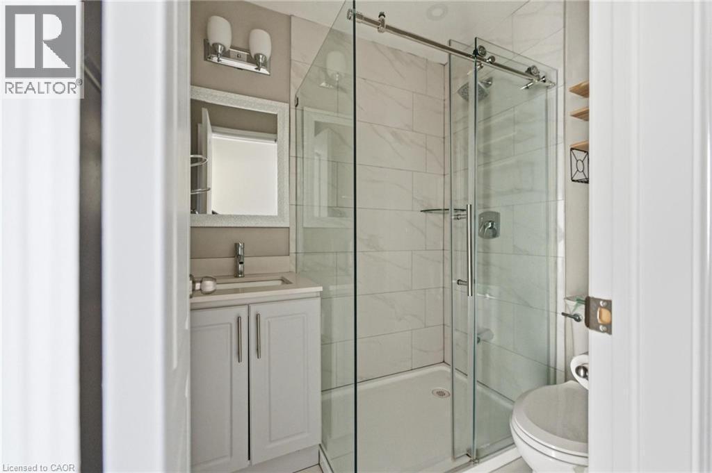 Full bathroom featuring vanity and a stall shower - 100 Beddoe Drive Unit# 25, Hamilton, ON - Indoor Photo Showing Bathroom