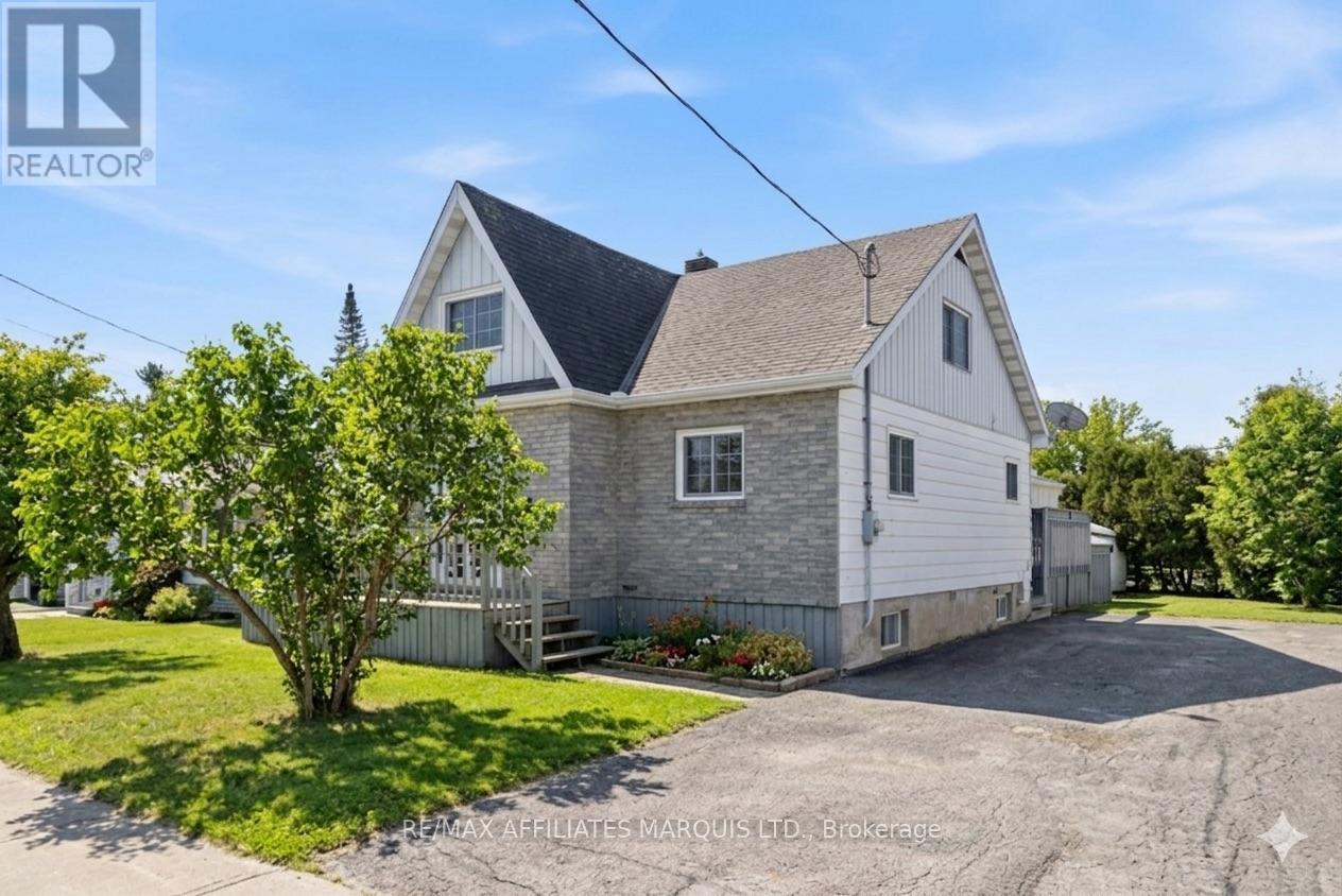 25 Dunbar Avenue, Cornwall, ON - Outdoor