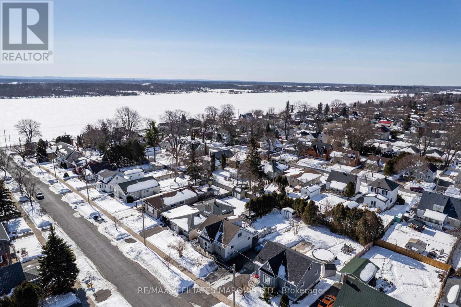 25 Dunbar Avenue, Cornwall, ON - Outdoor With Body Of Water With View