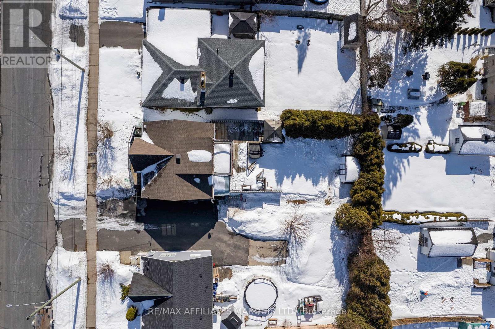 25 Dunbar Avenue, Cornwall, ON - Outdoor