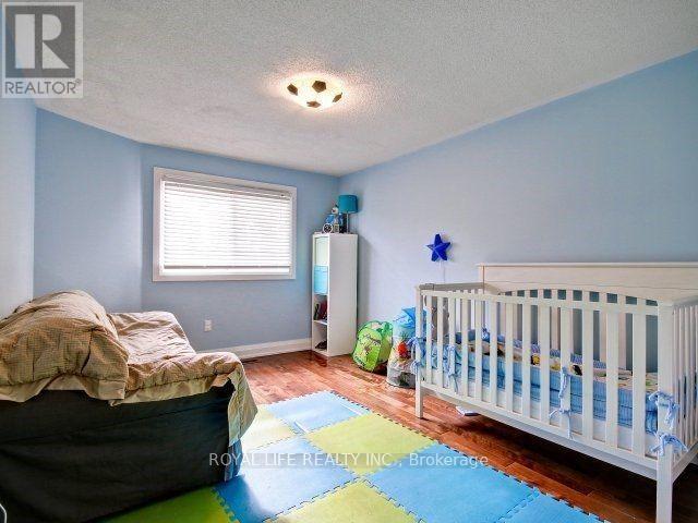 1070 Lindsay Drive, Oakville, ON - Indoor Photo Showing Bedroom