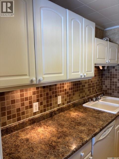 714 1St Street, Kipling, SK - Indoor Photo Showing Kitchen