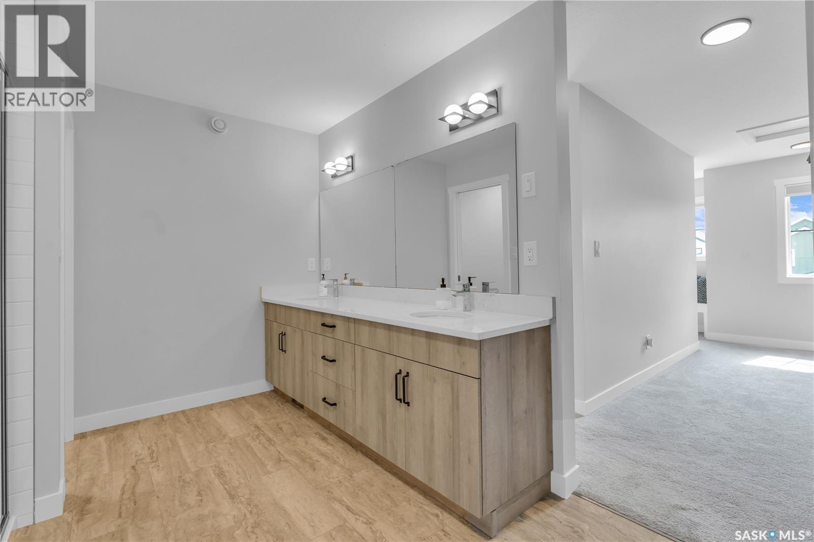 319 Dziadyk Bend, Saskatoon, SK - Indoor Photo Showing Bathroom