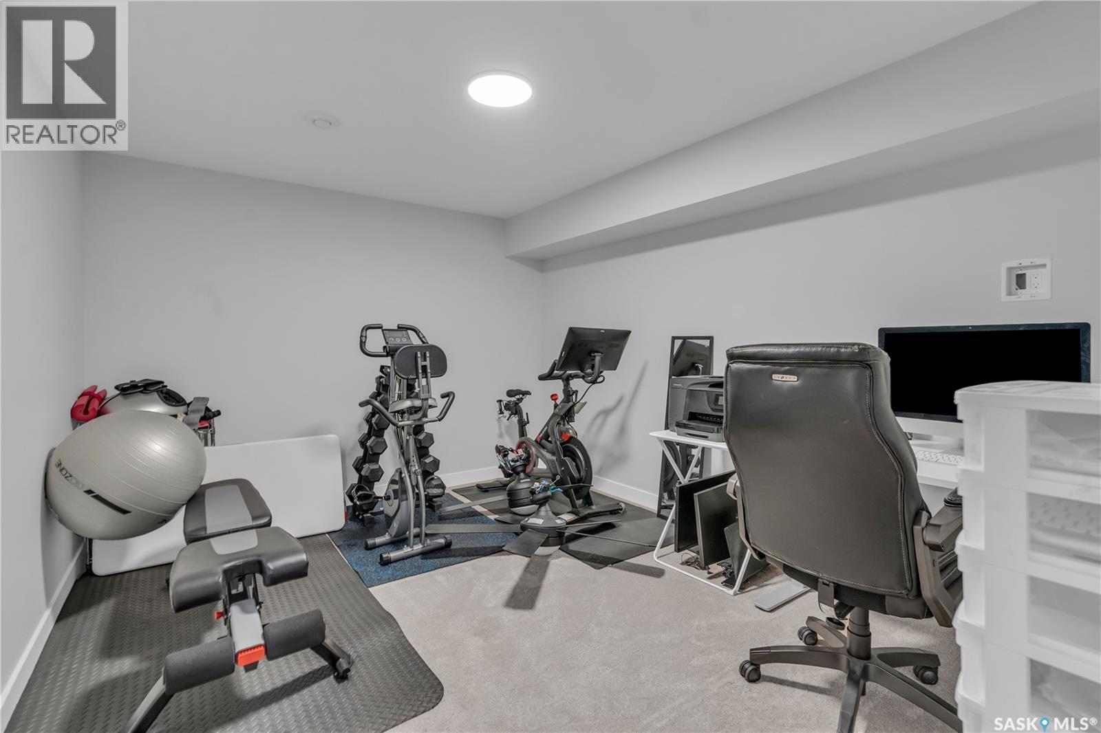 319 Dziadyk Bend, Saskatoon, SK - Indoor Photo Showing Gym Room