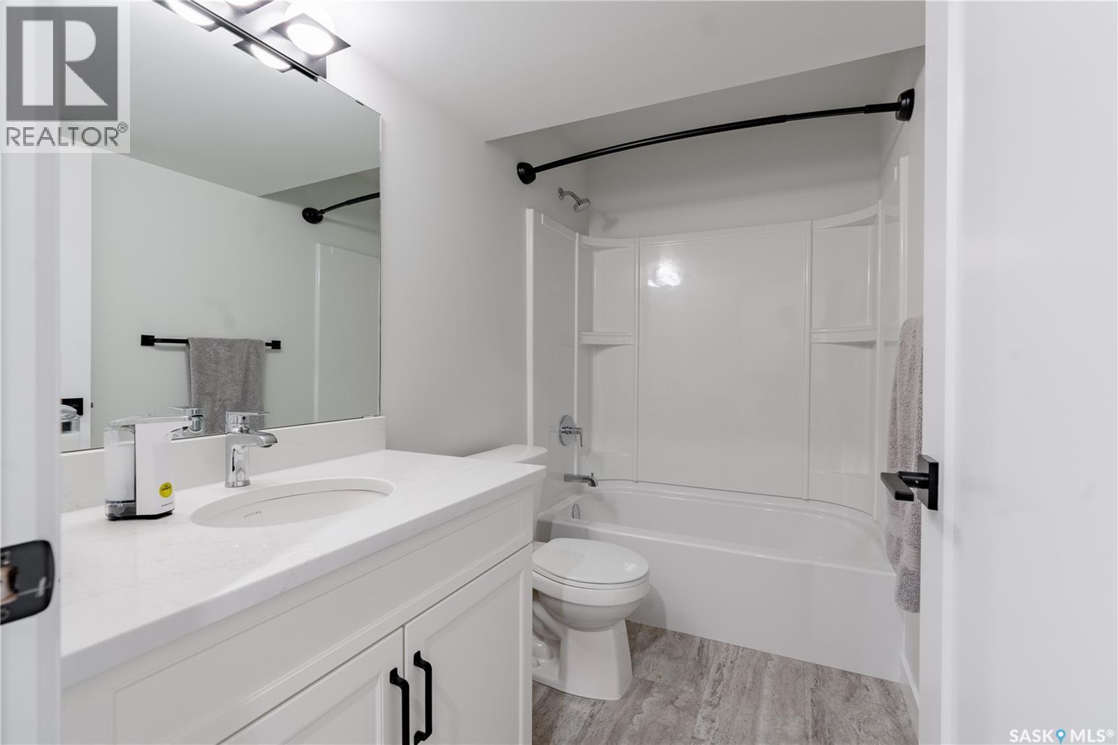 319 Dziadyk Bend, Saskatoon, SK - Indoor Photo Showing Bathroom