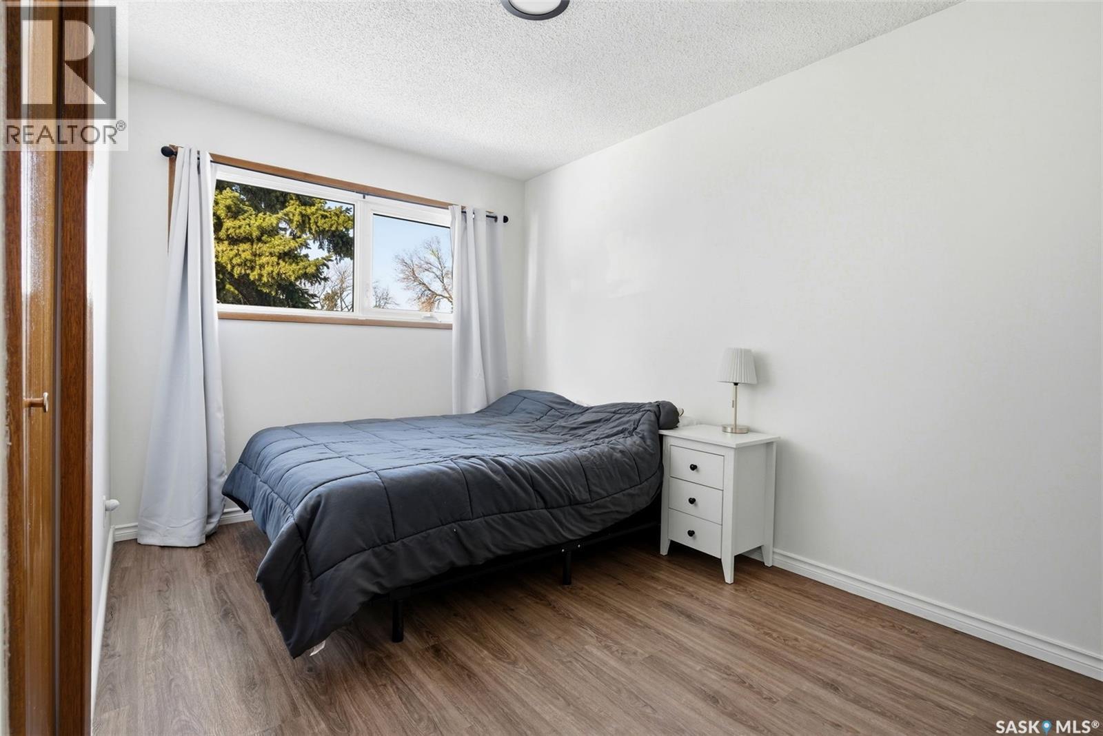 26 Mill Bay, Regina, SK - Indoor Photo Showing Bedroom