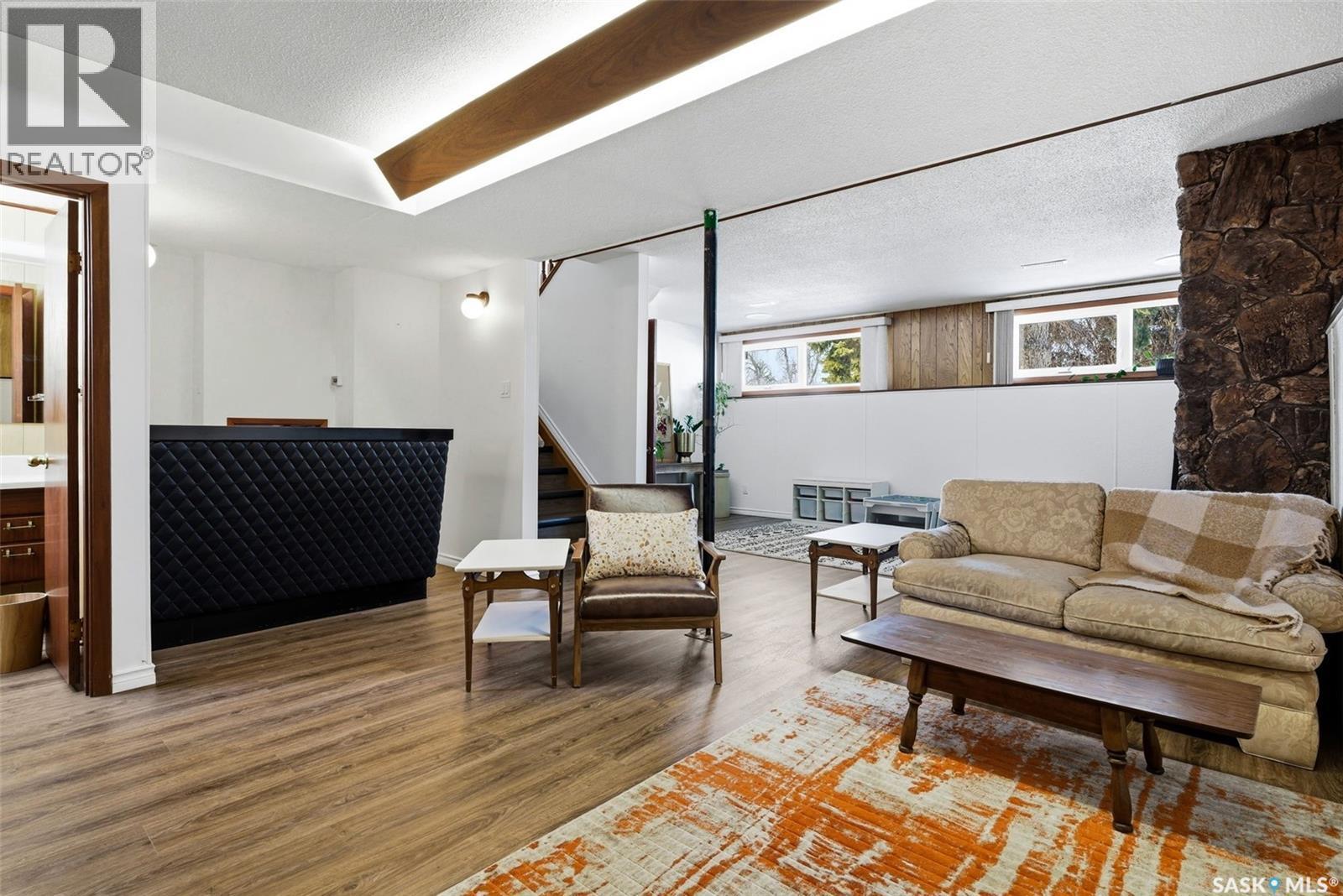 26 Mill Bay, Regina, SK - Indoor Photo Showing Living Room