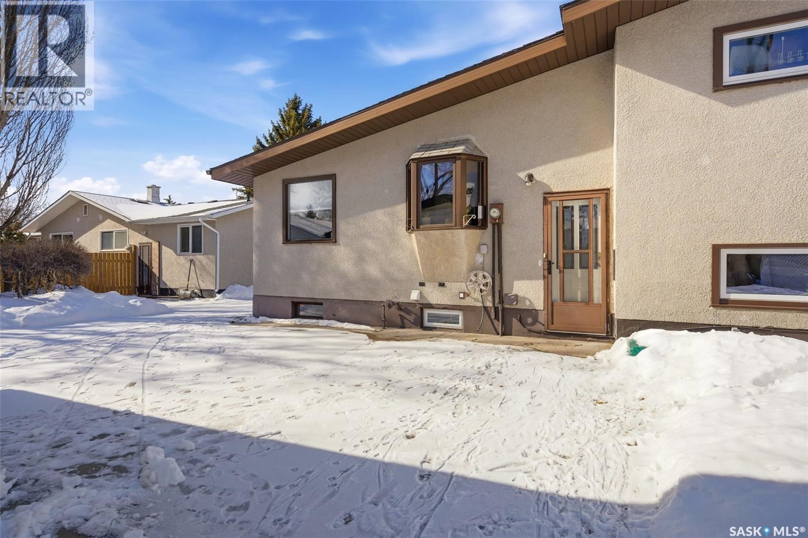 26 Mill Bay, Regina, SK - Outdoor With Exterior