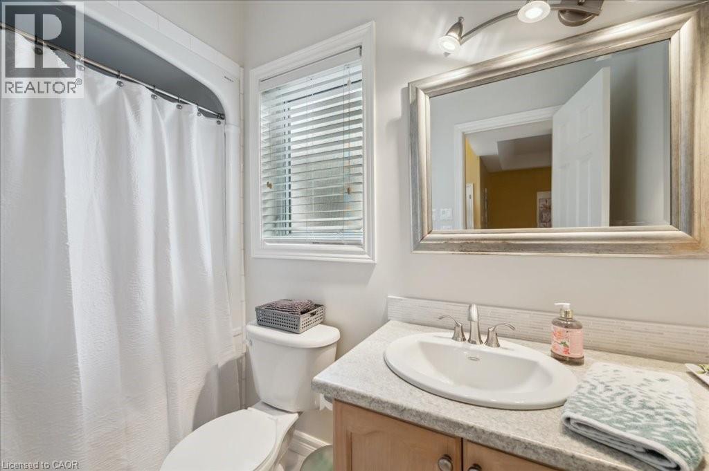 23 Mount Royal Place, Cambridge, ON - Indoor Photo Showing Bathroom