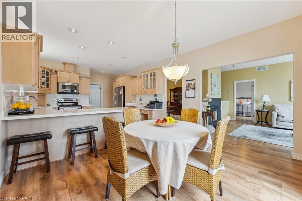 23 Mount Royal Place, Cambridge, ON - Indoor Photo Showing Dining Room