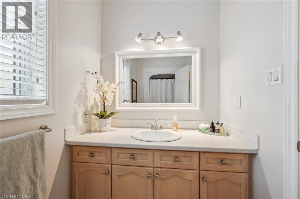23 Mount Royal Place, Cambridge, ON - Indoor Photo Showing Bathroom