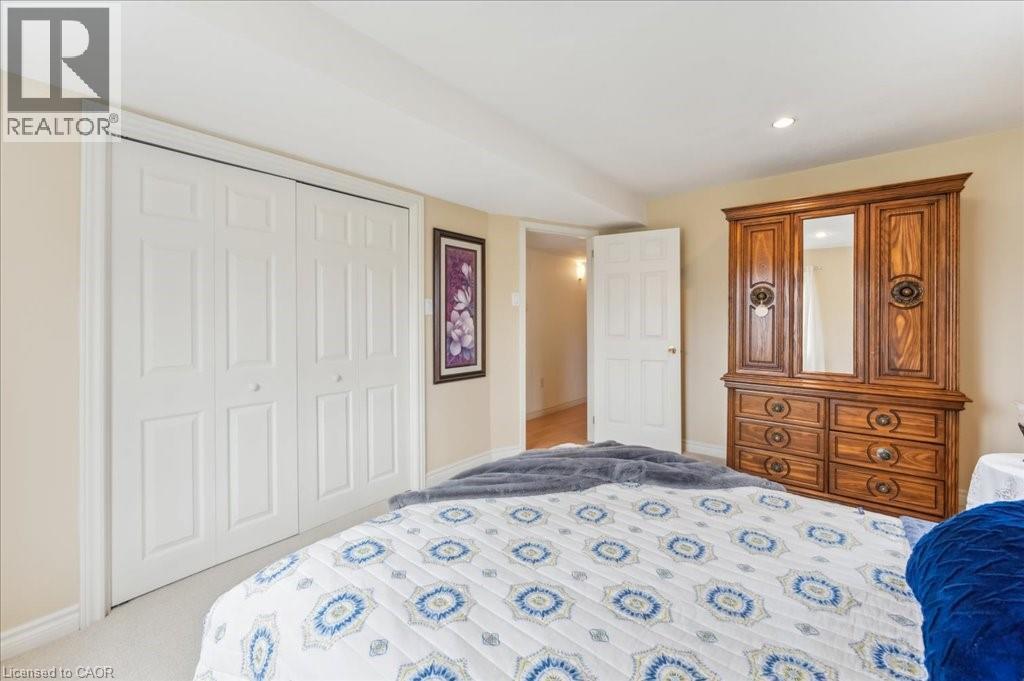 23 Mount Royal Place, Cambridge, ON - Indoor Photo Showing Bedroom