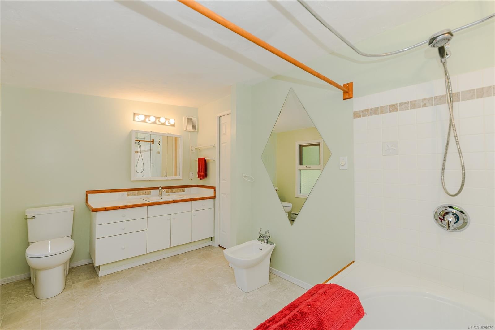 126 Maliview Dr, Salt Spring, BC