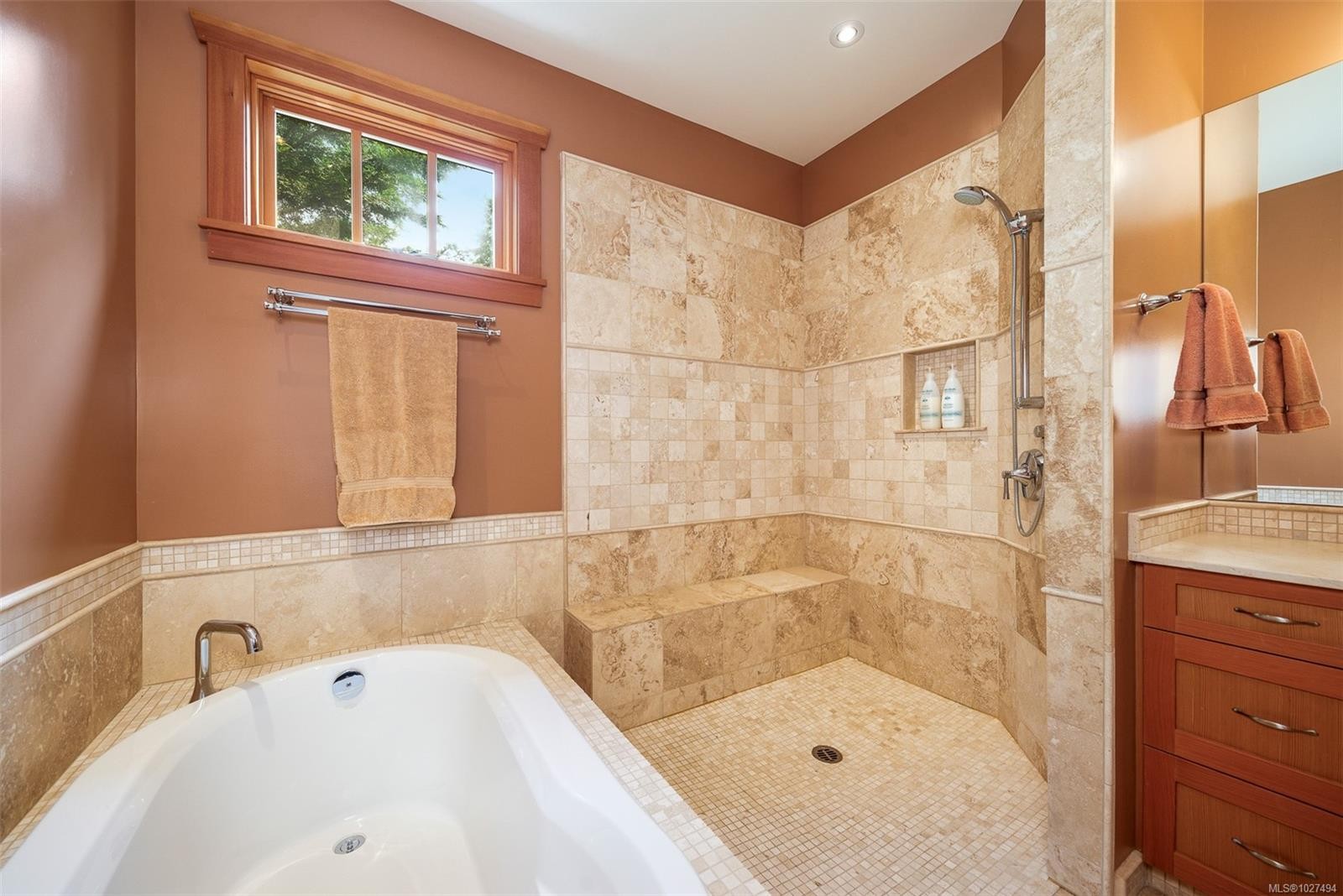 121 Howard Rd, Salt Spring, BC