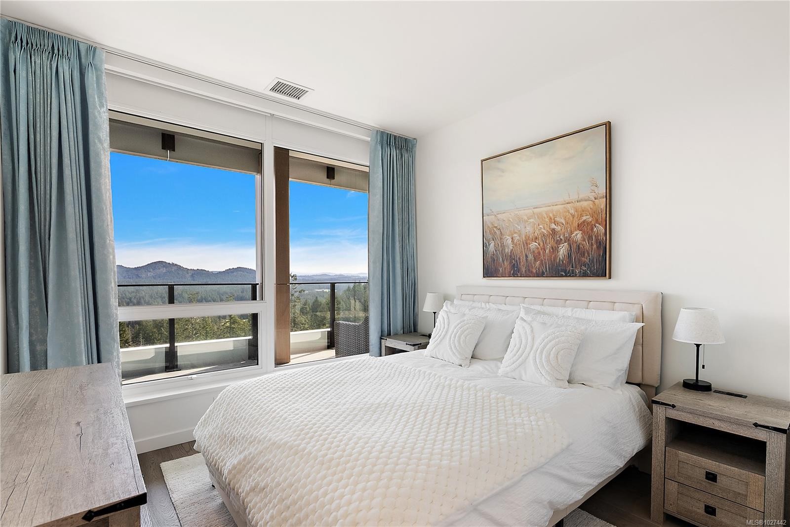 1402-2000 Hannington Rd, Langford, BC - Indoor Photo Showing Bedroom