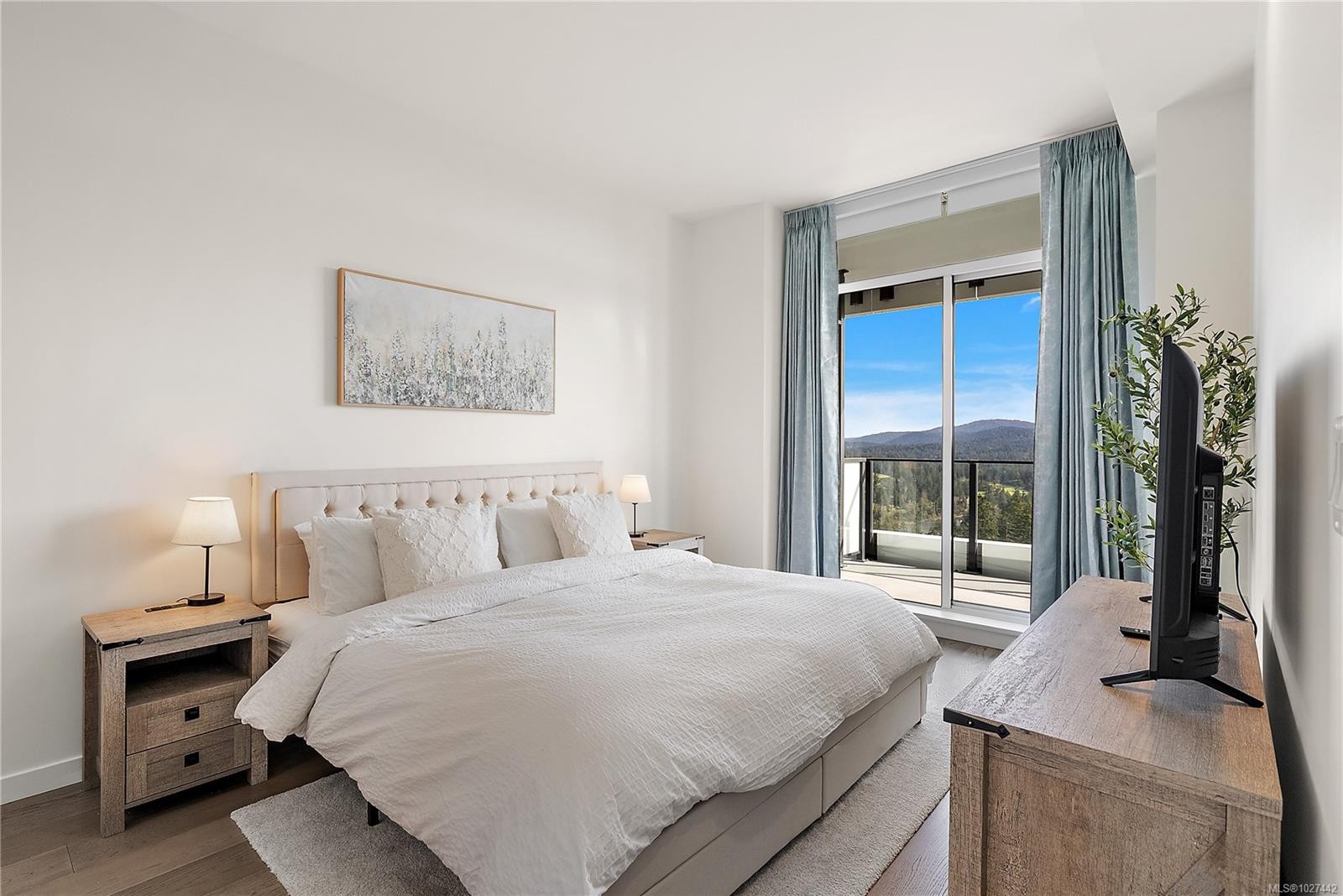 1402-2000 Hannington Rd, Langford, BC - Indoor Photo Showing Bedroom