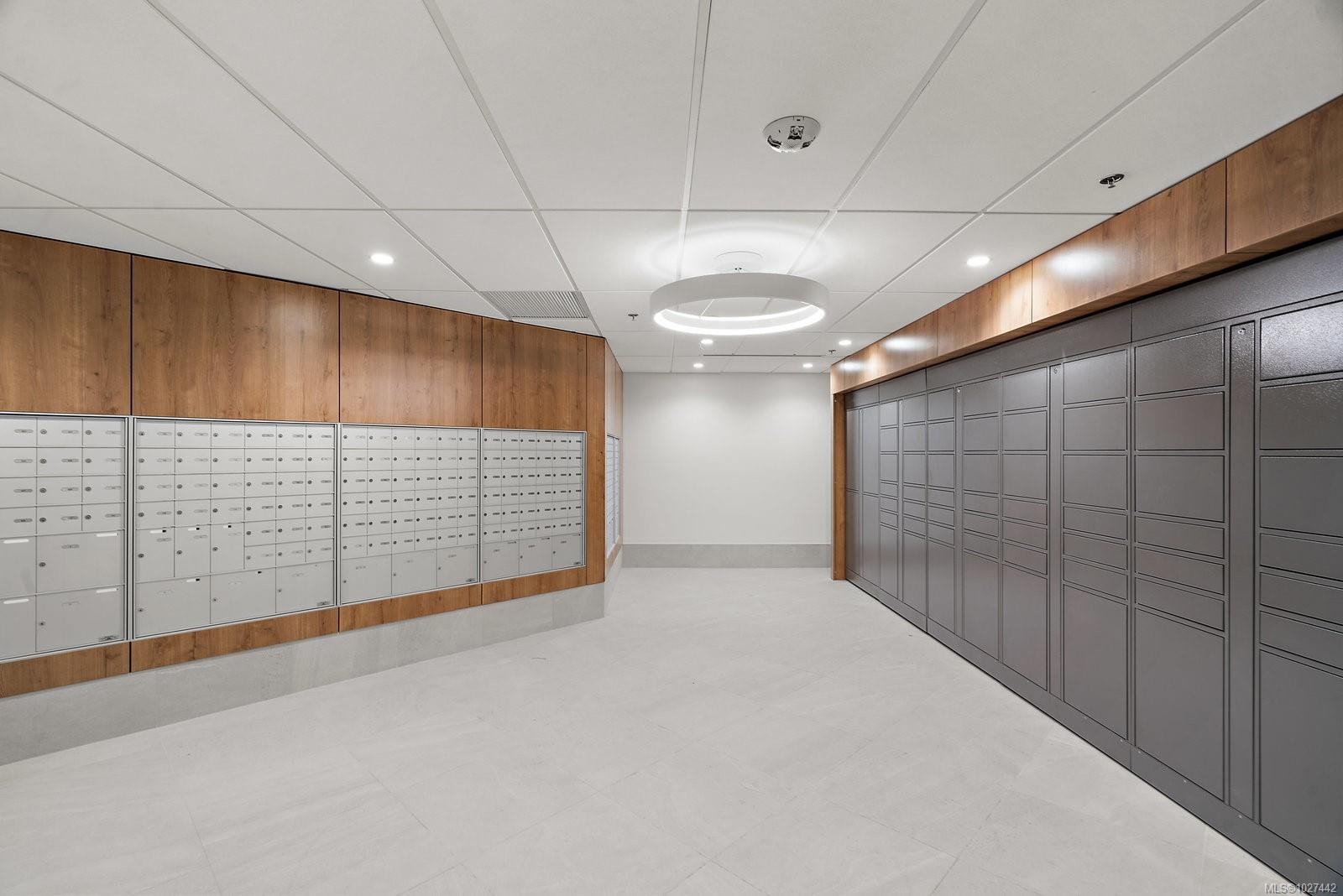 1402-2000 Hannington Rd, Langford, BC - Indoor Photo Showing Other Room