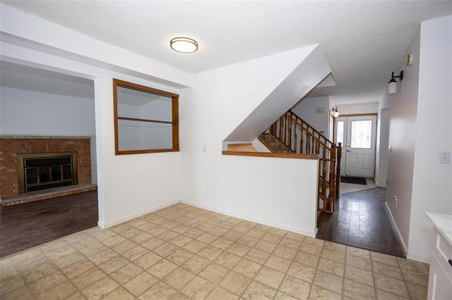 6 Hawstead Rd, Winnipeg, MB