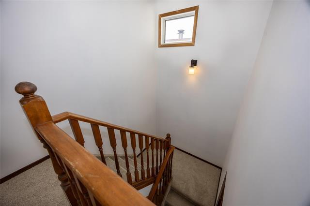 6 Hawstead Rd, Winnipeg, MB