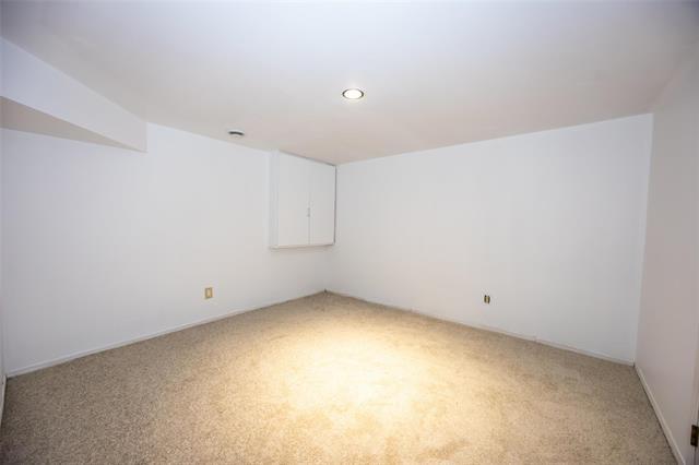 6 Hawstead Rd, Winnipeg, MB