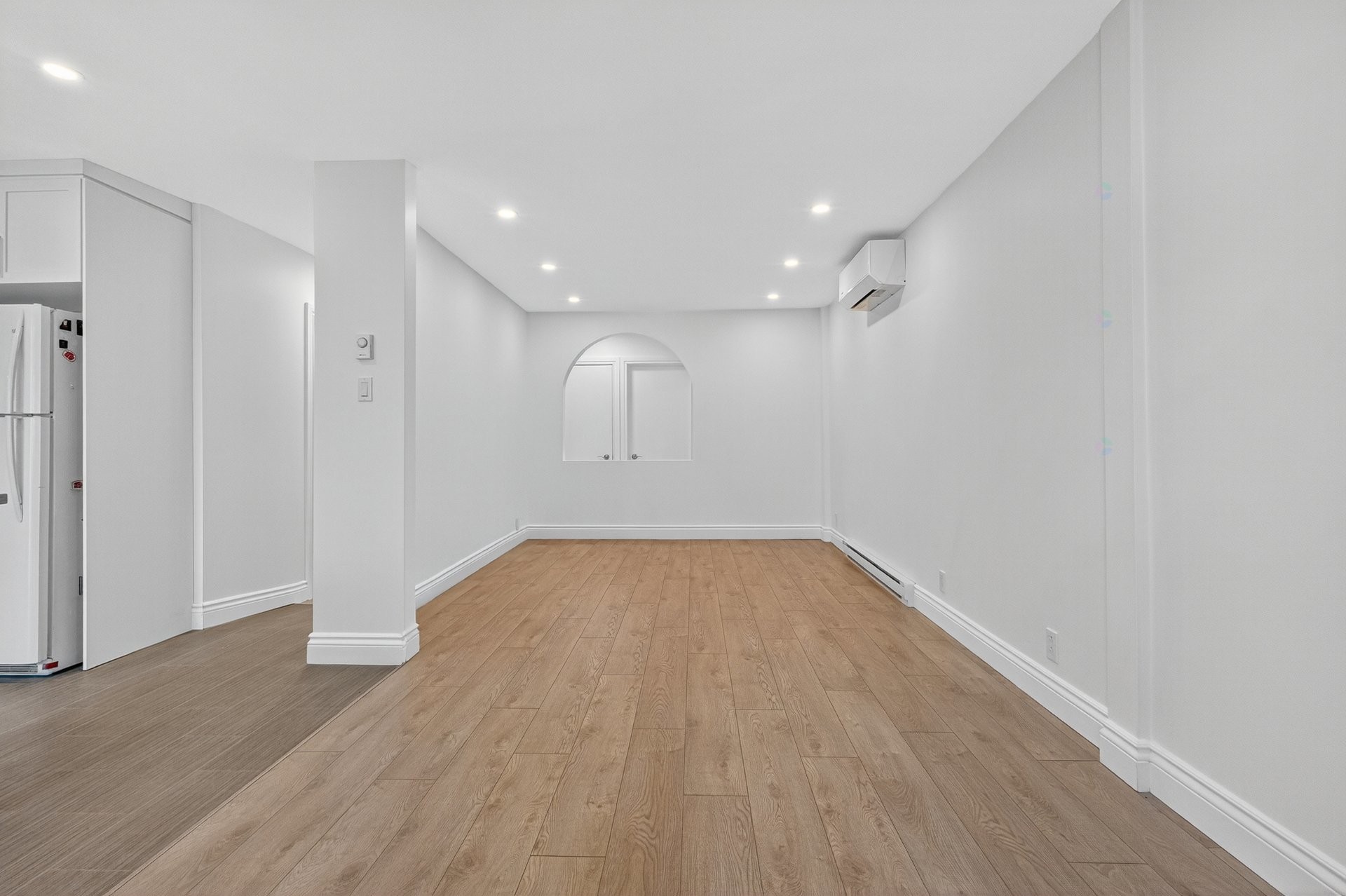 Salon - 1149 Rue Jardin, Montréal (Le Sud-Ouest), QC - Indoor Photo Showing Other Room