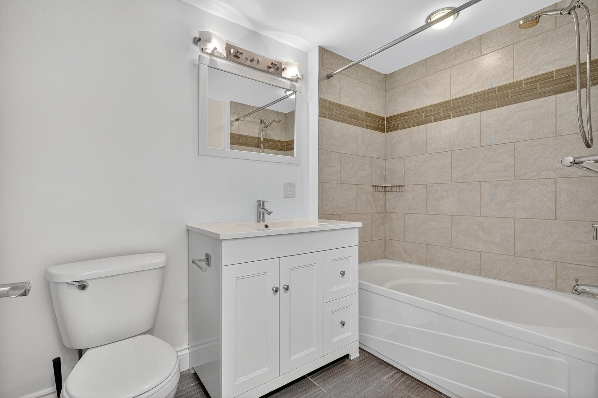 Salle de bains - 1149 Rue Jardin, Montréal (Le Sud-Ouest), QC - Indoor Photo Showing Bathroom