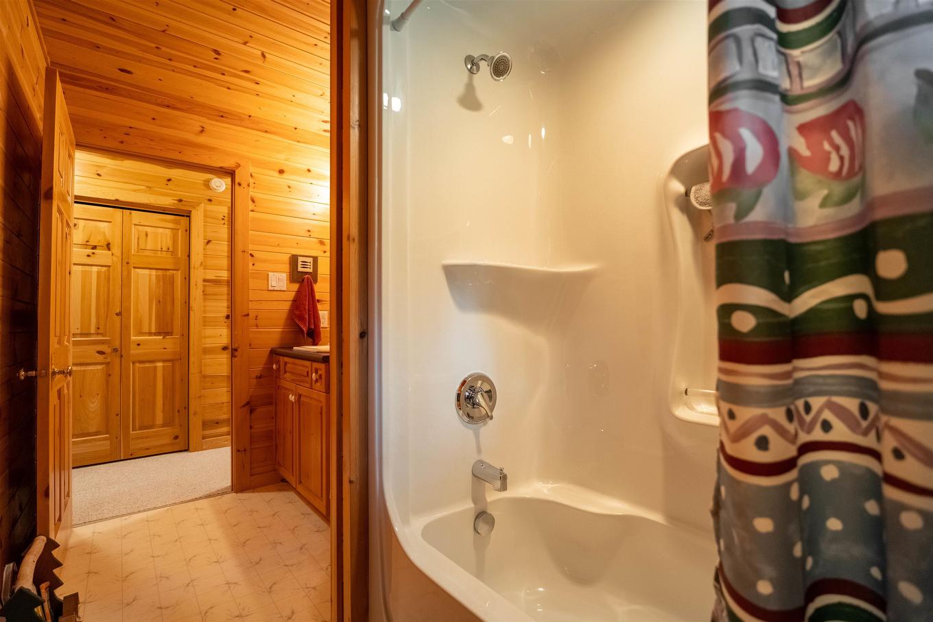 Lot 4 Lily Pad Bay, Kenora, ON - Indoor Photo Showing Bathroom