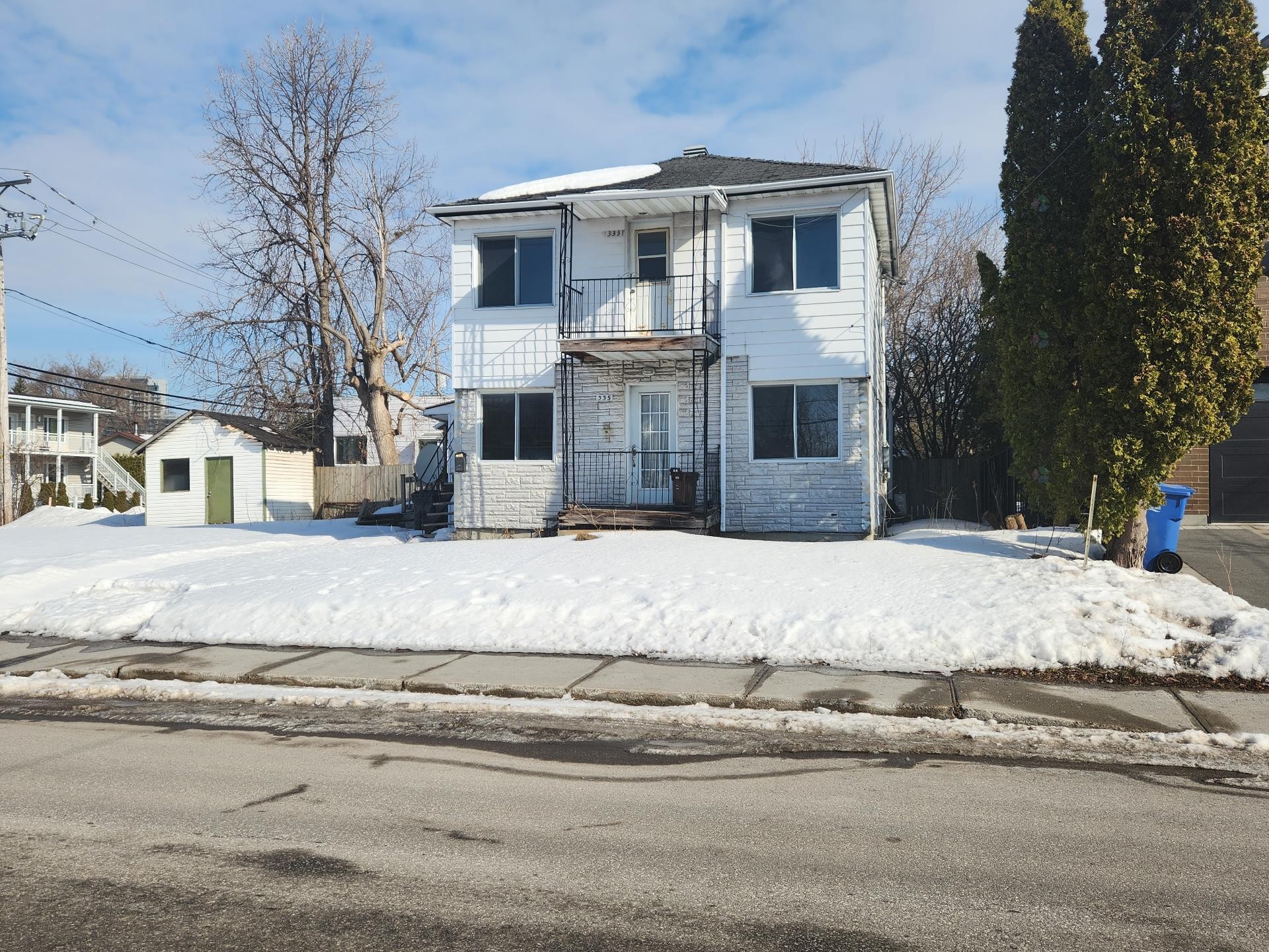 Front of Structure - 333 Rue Rouville, Longueuil (Le Vieux-Longueuil), QC
