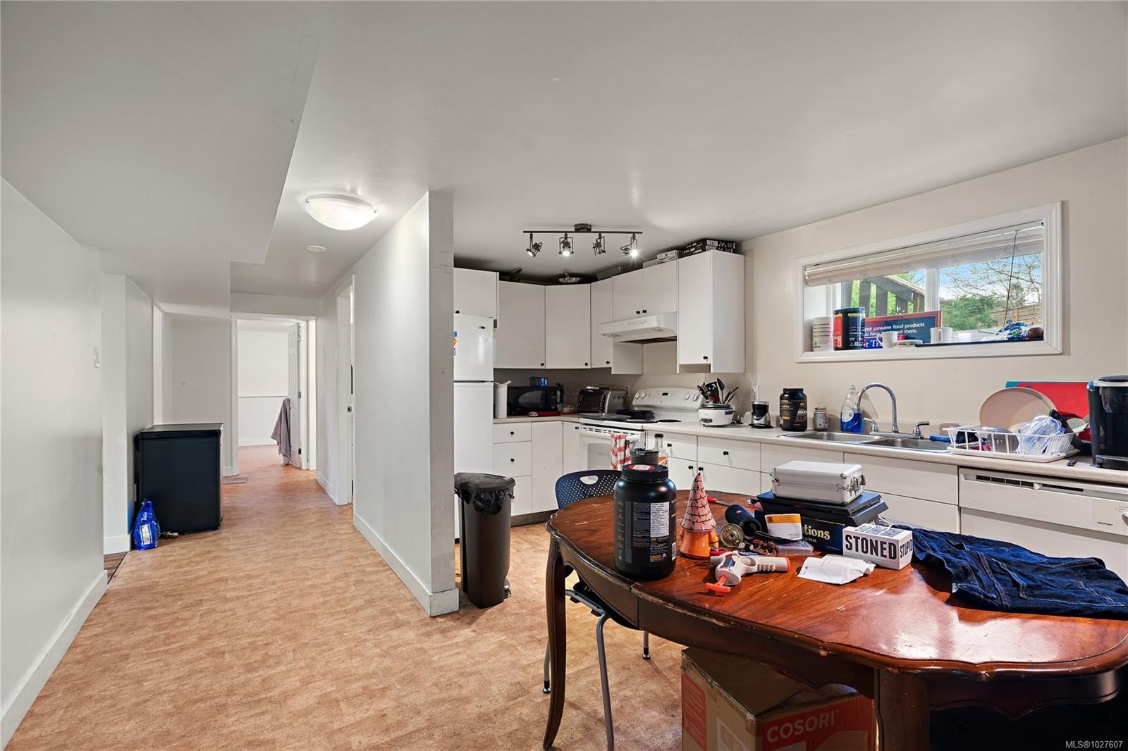 1819 Dunnett Cres, Saanich, BC