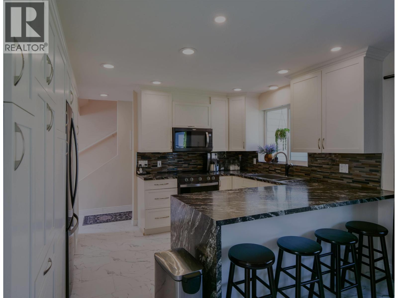 1750 Beach Crescent, Quesnel, BC - Indoor Photo Showing Kitchen
