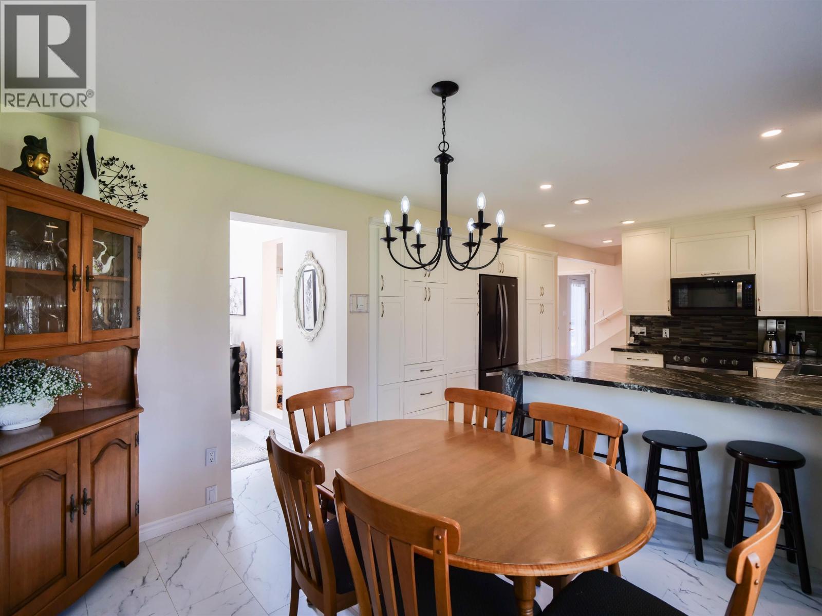 1750 Beach Crescent, Quesnel, BC - Indoor Photo Showing Dining Room