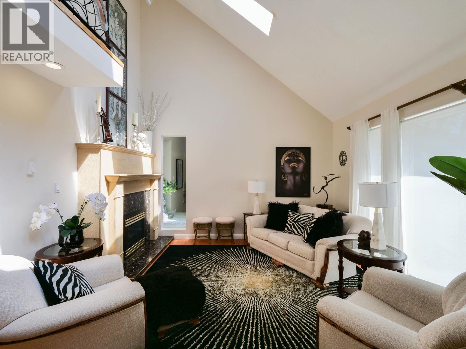 1750 Beach Crescent, Quesnel, BC - Indoor Photo Showing Living Room With Fireplace