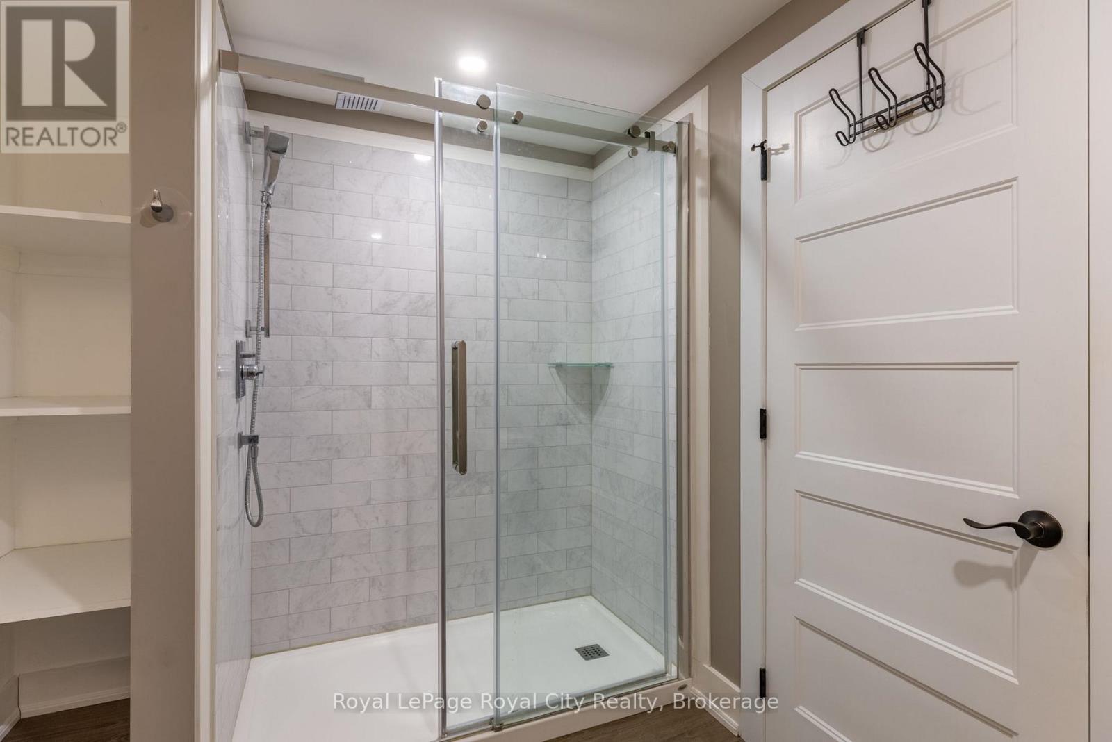 Auxiliary suite - 3 piece bath - 255 Normandy Avenue, Waterloo, ON - Indoor Photo Showing Bathroom