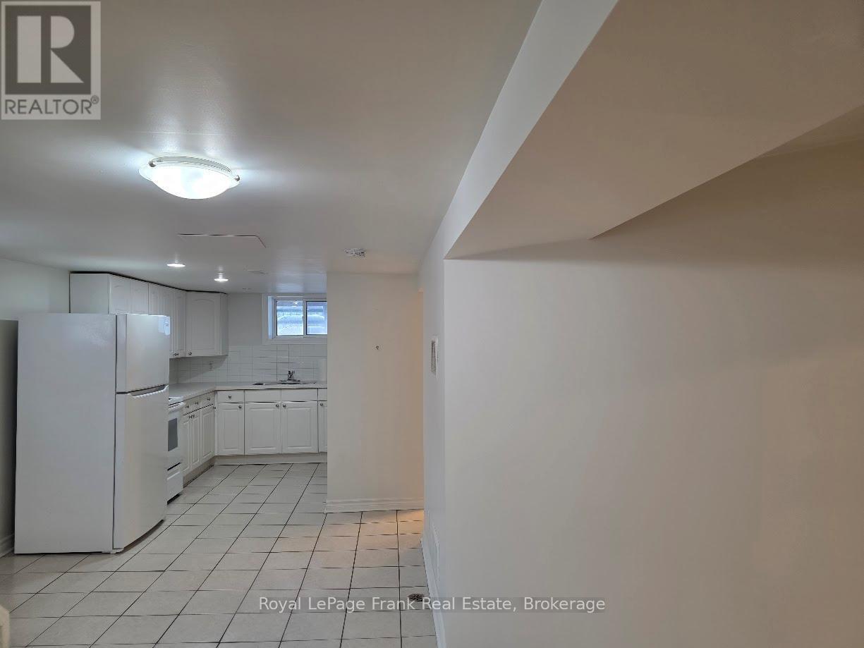 44 Billingsgate Crescent, Ajax, ON - Indoor Photo Showing Kitchen