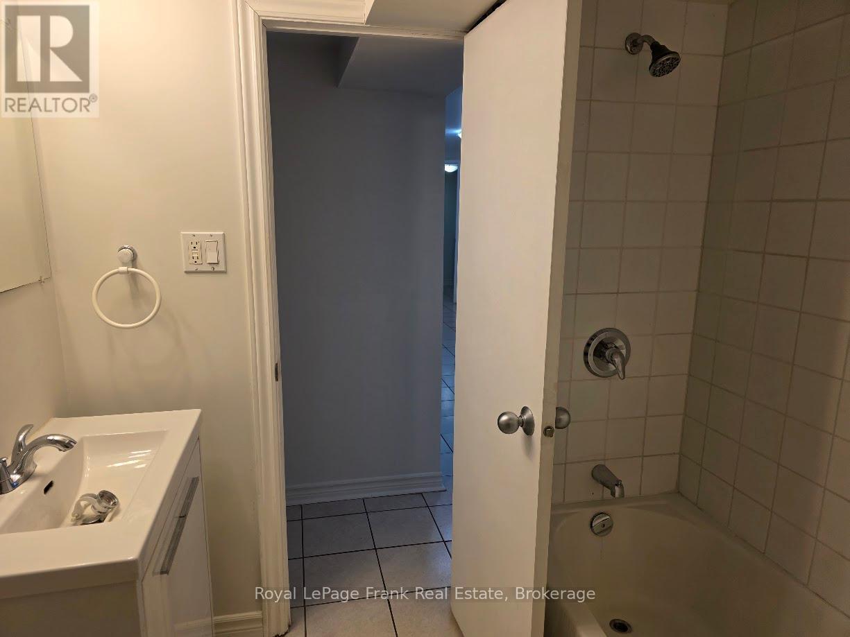 44 Billingsgate Crescent, Ajax, ON - Indoor Photo Showing Bathroom