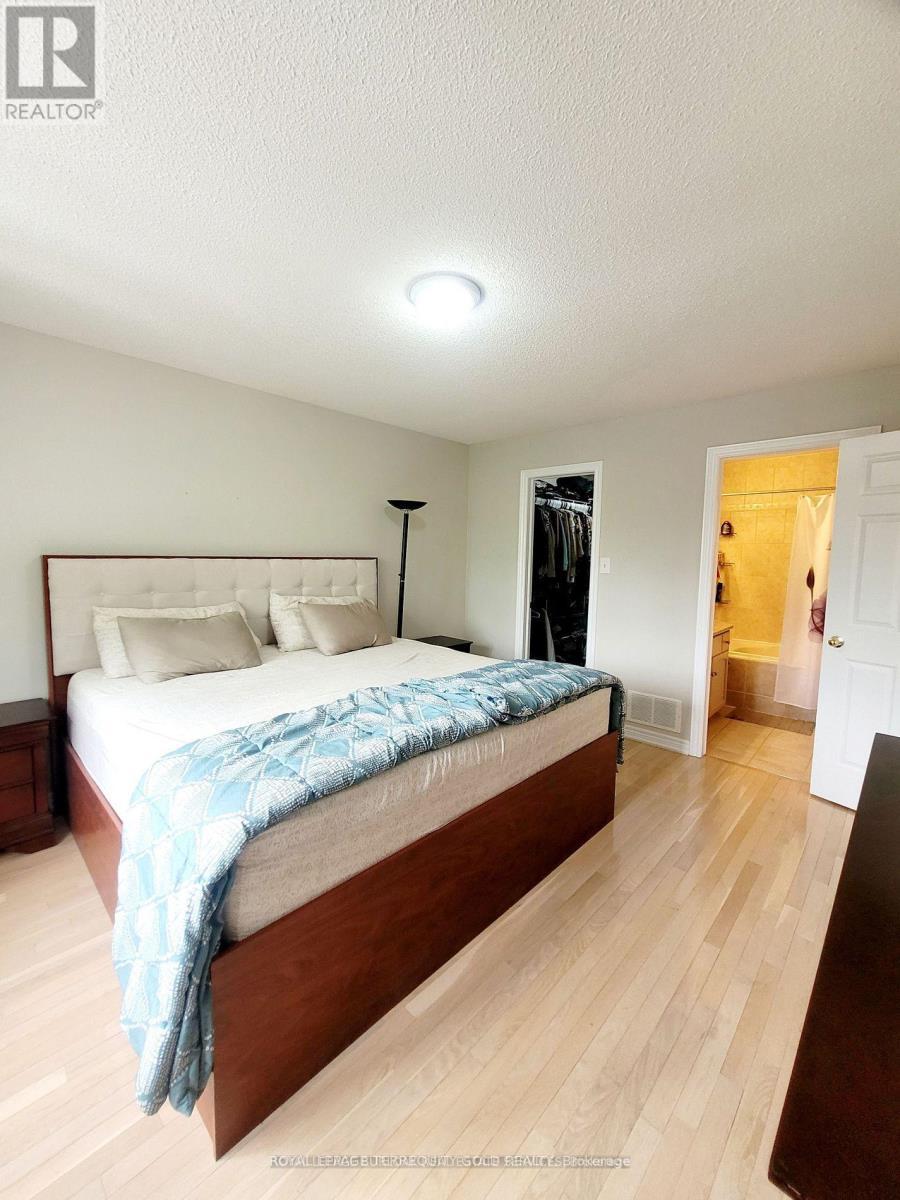 5231 Autumn Harvest Way, Burlington, ON - Indoor Photo Showing Bedroom