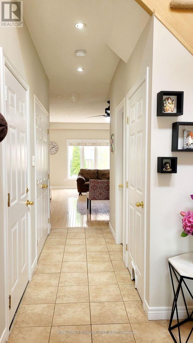 5231 Autumn Harvest Way, Burlington, ON - Indoor Photo Showing Other Room