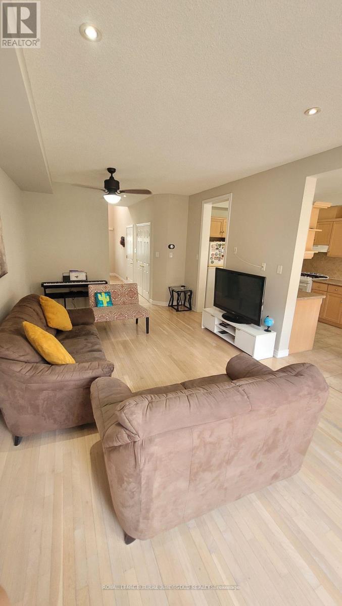 5231 Autumn Harvest Way, Burlington, ON - Indoor