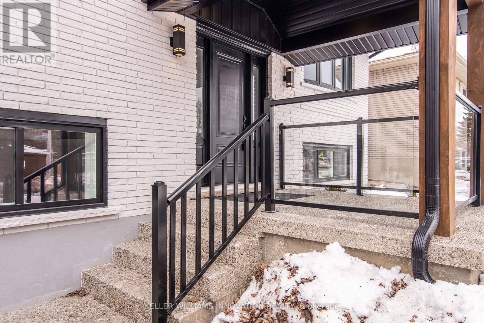 627 Glen Forrest Boulevard, Waterloo, ON - With Exterior