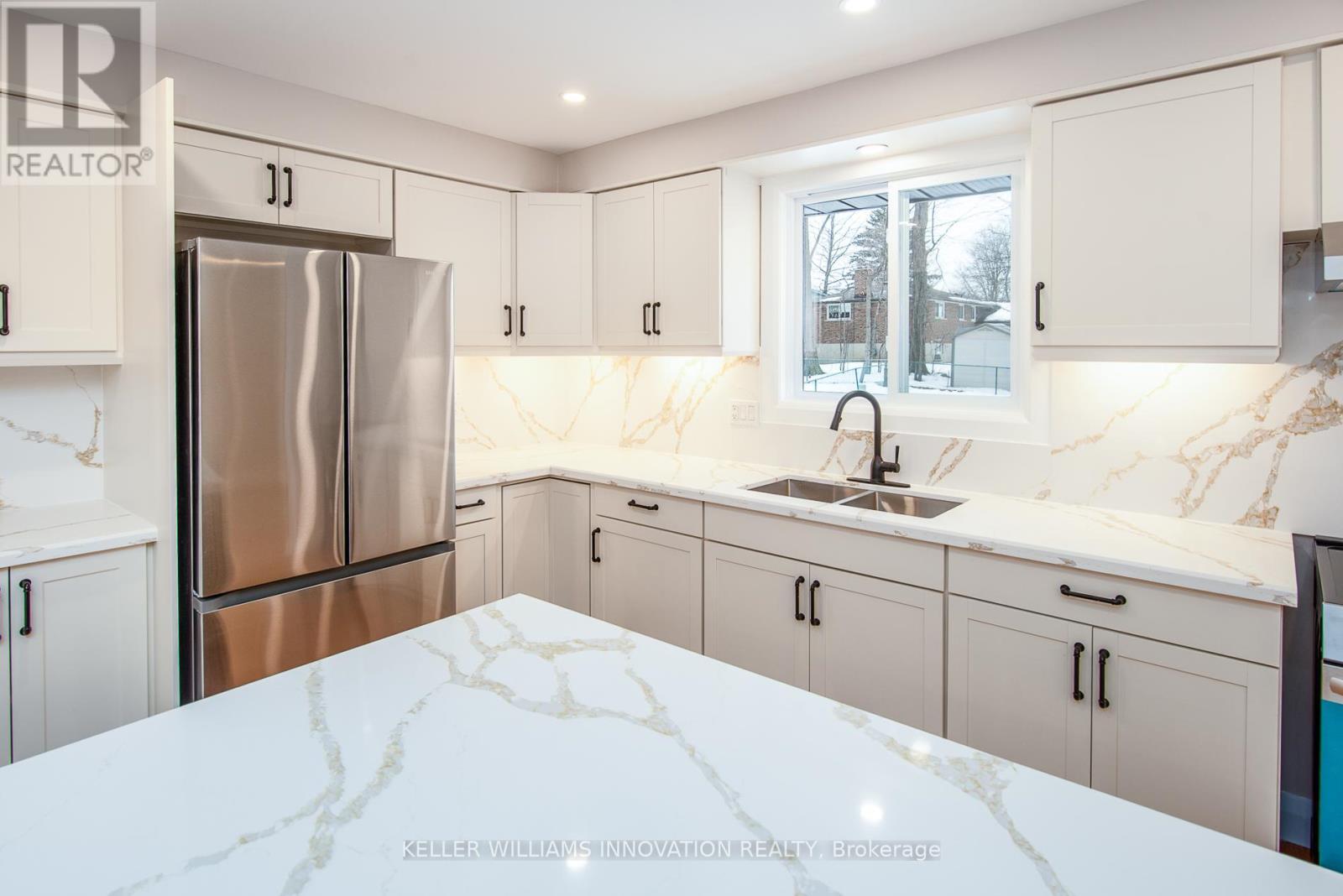 627 Glen Forrest Boulevard, Waterloo, ON - Indoor Photo Showing Kitchen With Double Sink