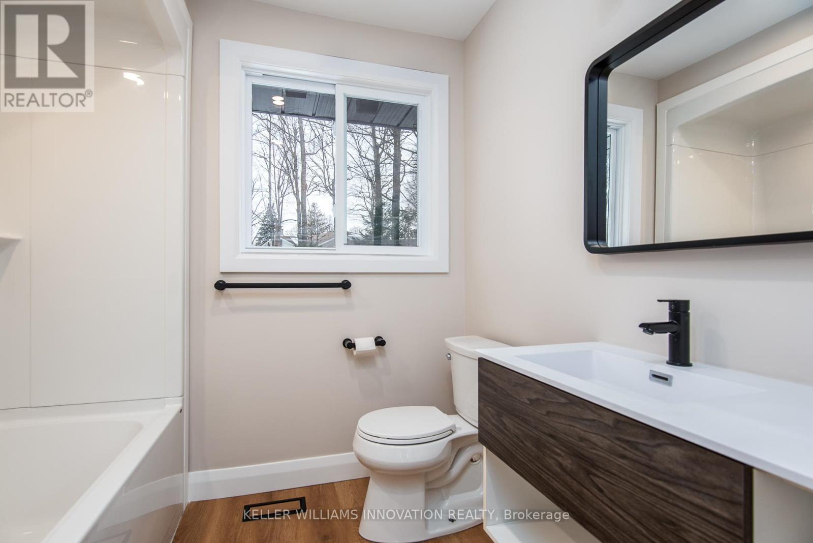 627 Glen Forrest Boulevard, Waterloo, ON - Indoor Photo Showing Bathroom