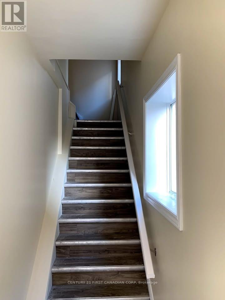 302 Egerton Street, London East (East M), ON - Indoor Photo Showing Other Room