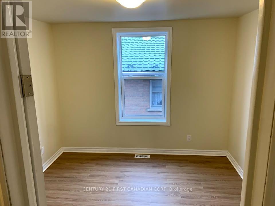 302 Egerton Street, London East (East M), ON - Indoor Photo Showing Other Room