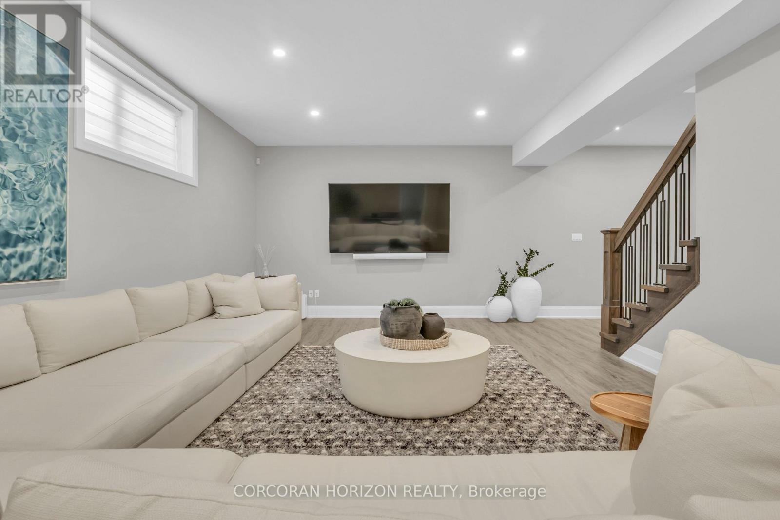 908 Fall Harvest Court, Kitchener, ON - Indoor Photo Showing Living Room