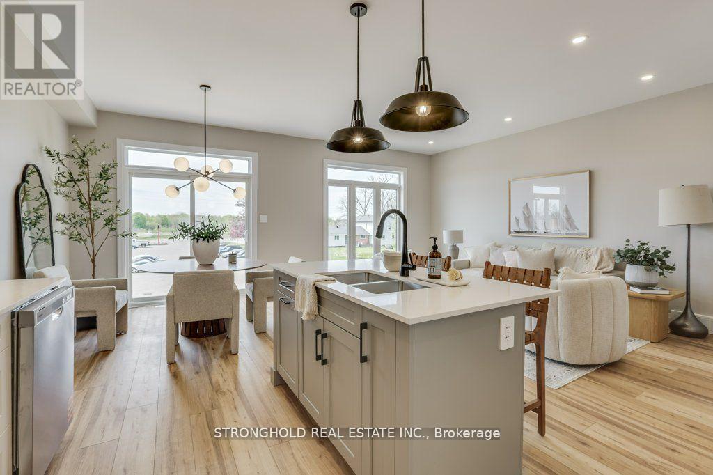 1768 Finley Crescent, London North (North I), ON - Indoor Photo Showing Kitchen With Double Sink With Upgraded Kitchen