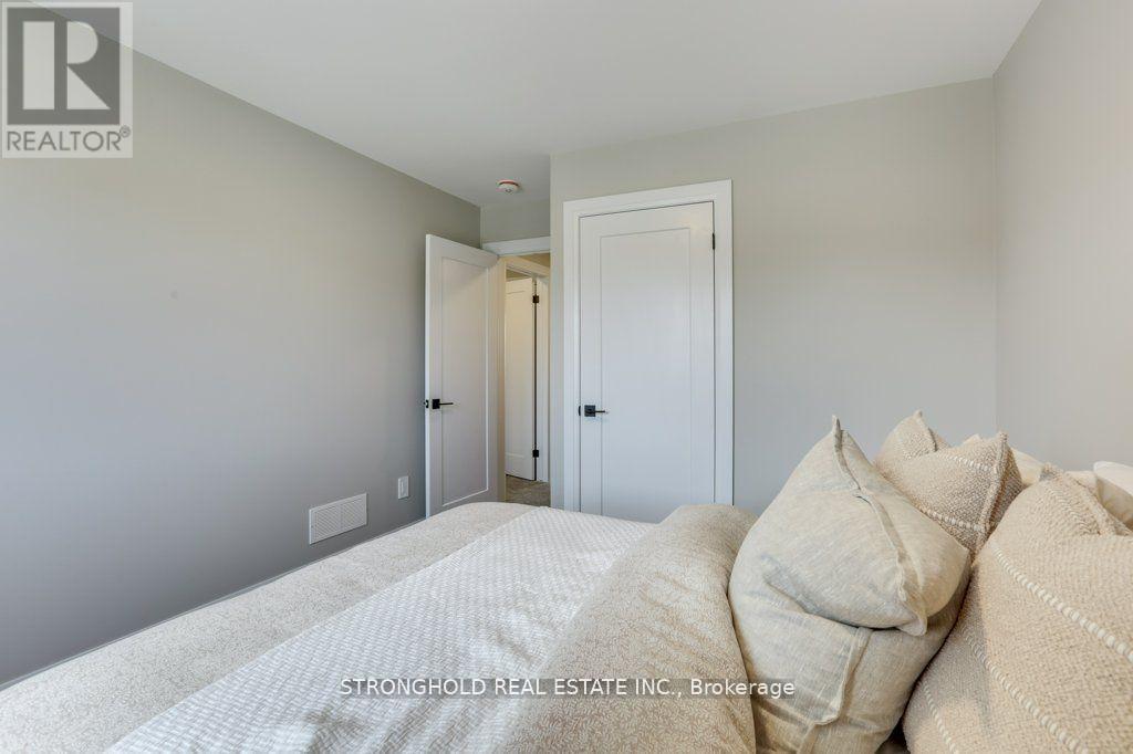 1768 Finley Crescent, London North (North I), ON - Indoor Photo Showing Bedroom