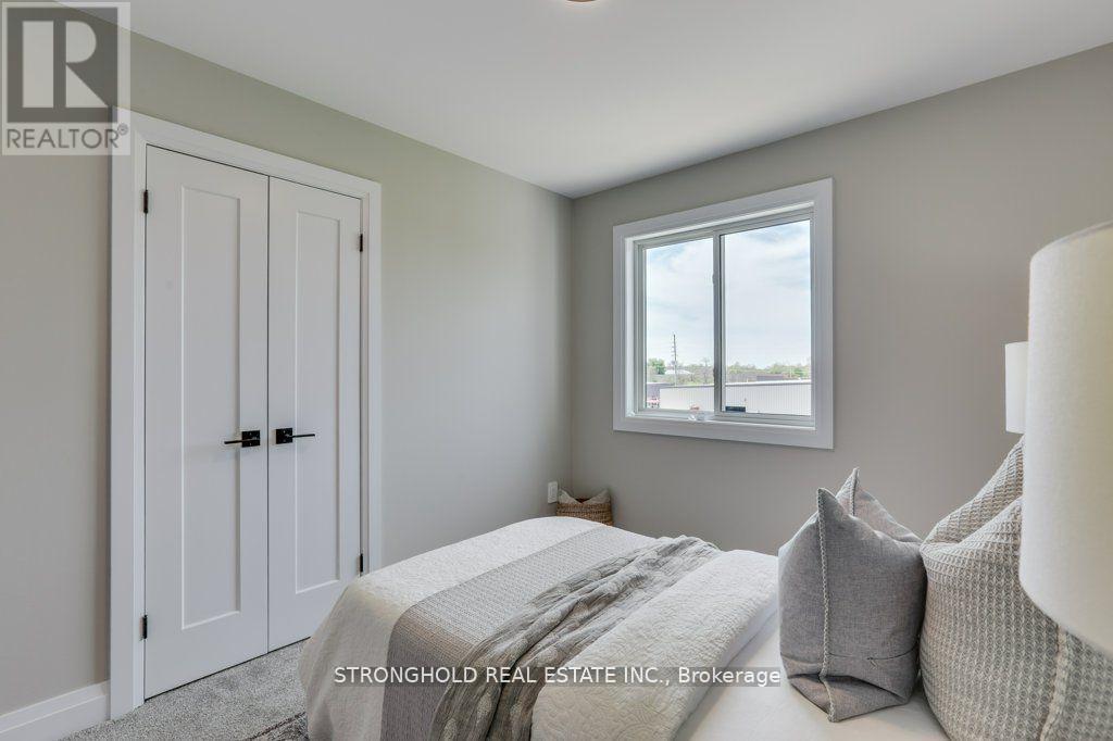 1768 Finley Crescent, London North (North I), ON - Indoor Photo Showing Bedroom