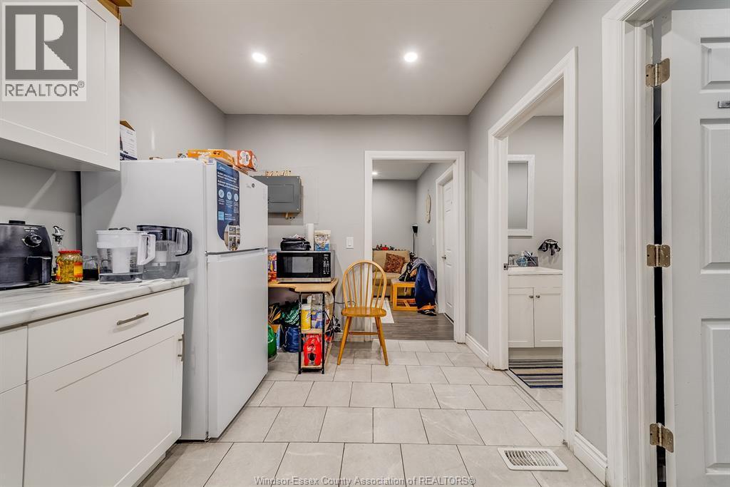 658 Tournier, Windsor, ON - Indoor